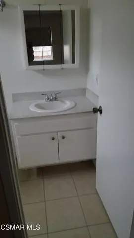 $3,950 | 909 Oakmound Avenue, Newbury Park, CA 91320