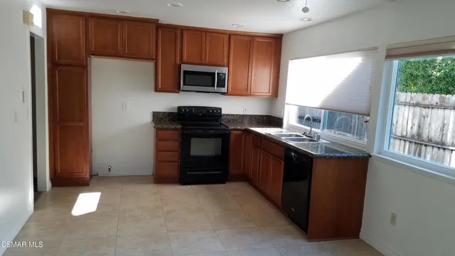 $3,950 | 909 Oakmound Avenue, Newbury Park, CA 91320