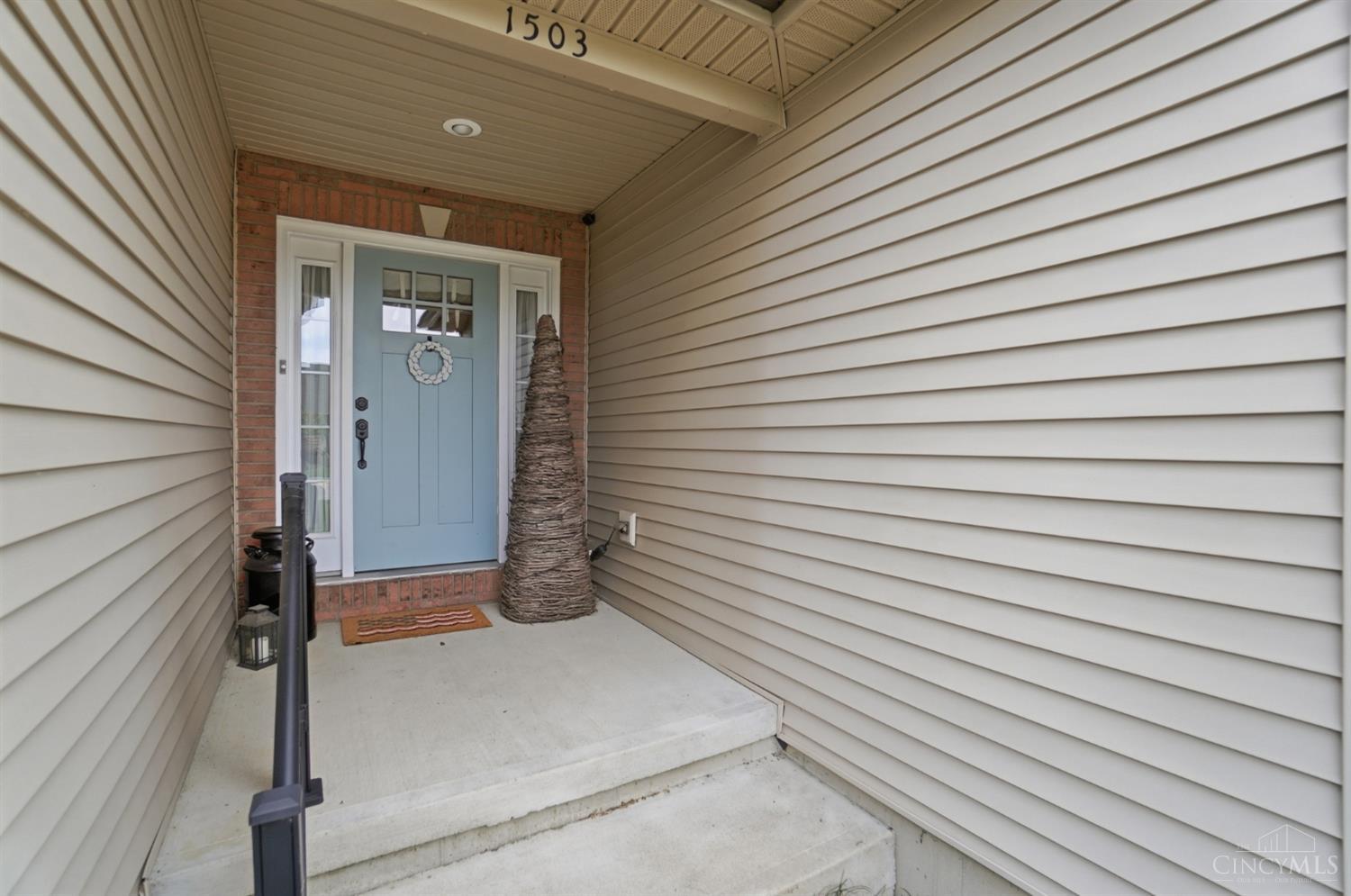 1503 Meadow Ridge Circle Wilmington, OH 45177 - Photo 4 of 65