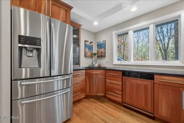 $378,000 | 1081 Manas Drive, Rotterdam, NY 12303