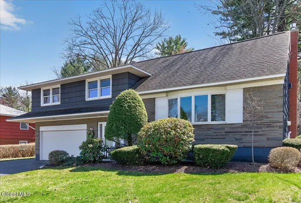 $378,000 | 1081 Manas Drive, Rotterdam, NY 12303