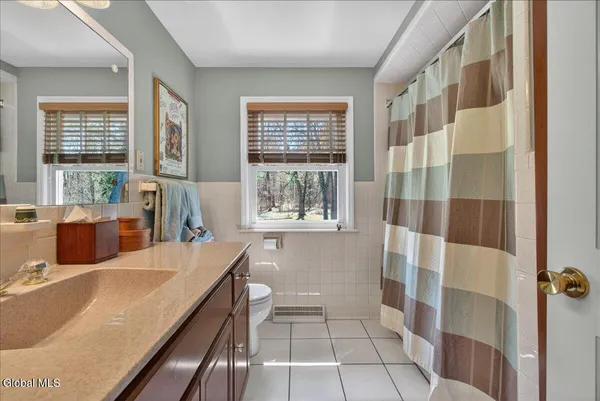 $378,000 | 1081 Manas Drive, Rotterdam, NY 12303