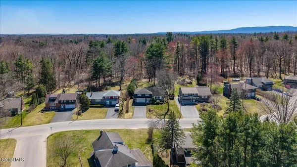 $378,000 | 1081 Manas Drive, Rotterdam, NY 12303