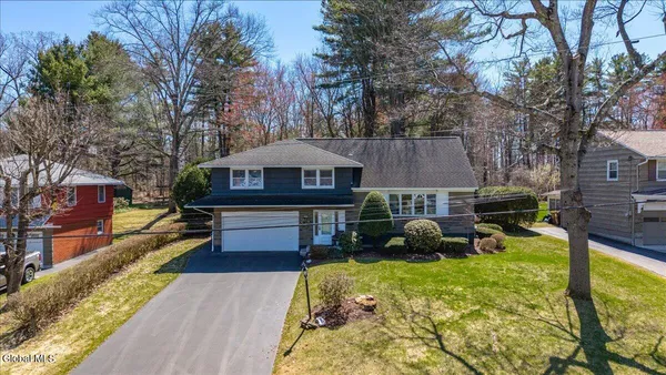 $378,000 | 1081 Manas Drive, Rotterdam, NY 12303