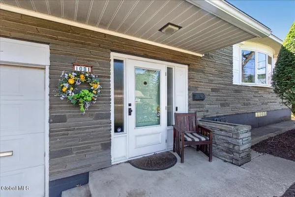 $378,000 | 1081 Manas Drive, Rotterdam, NY 12303