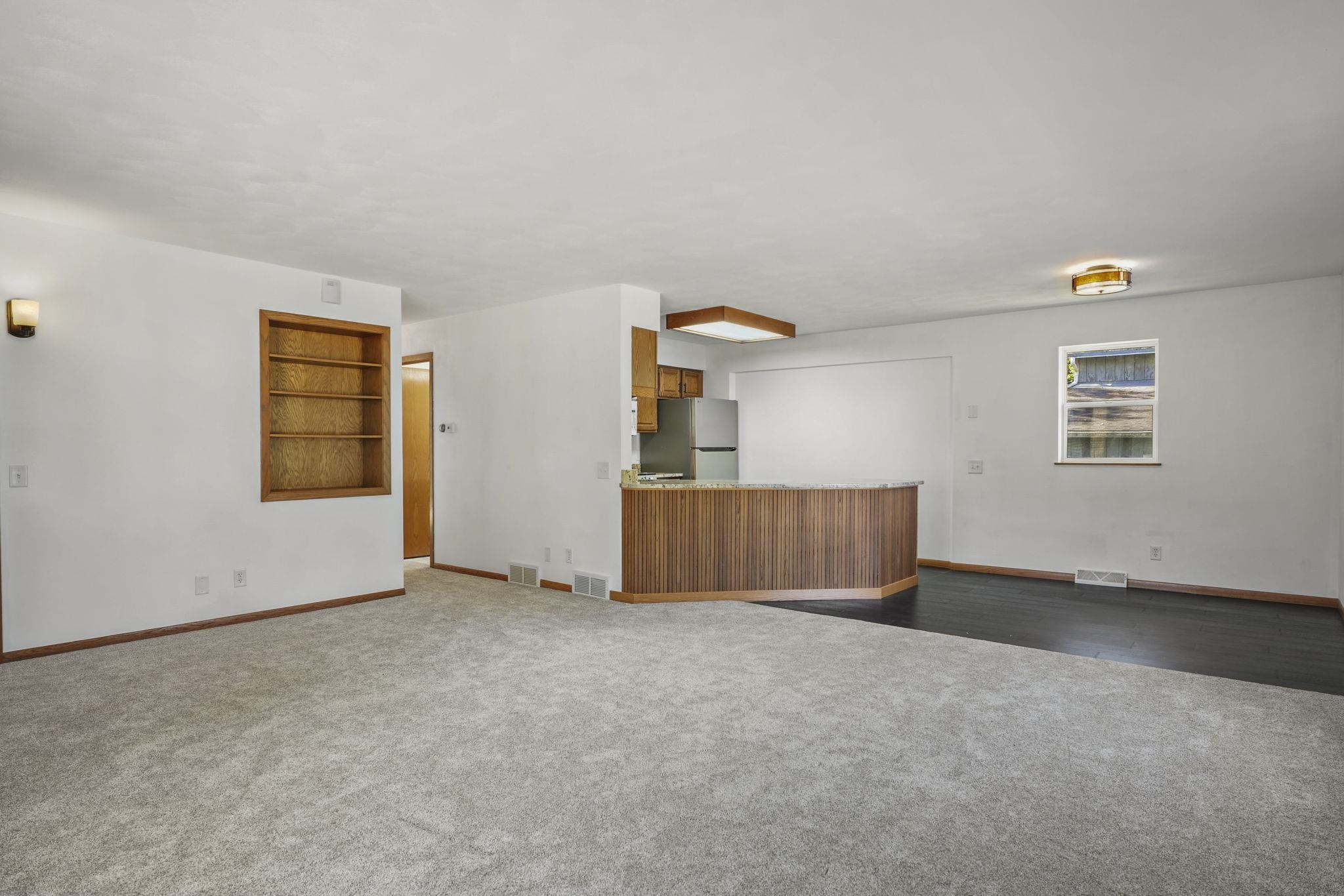 207 South Rutland Street Brooklyn, WI 53521 - Photo 10 of 61