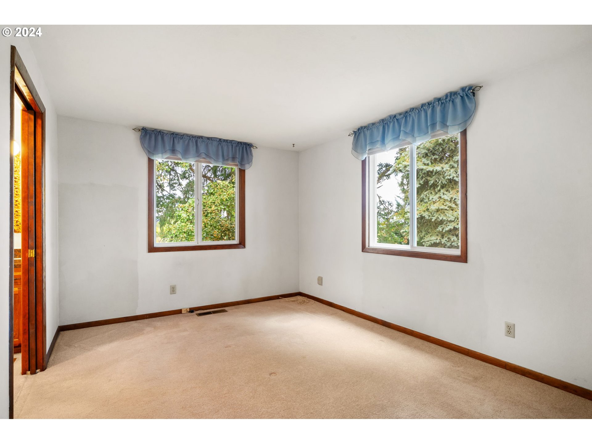 1208 Southwest Maple Street Dallas, OR 97338 - Photo 15 of 37 Gallery Image 15