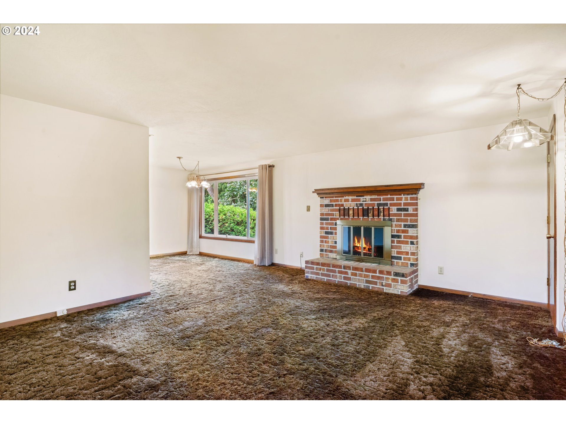 1208 Southwest Maple Street Dallas, OR 97338 - Photo 6 of 37 Gallery Image 6