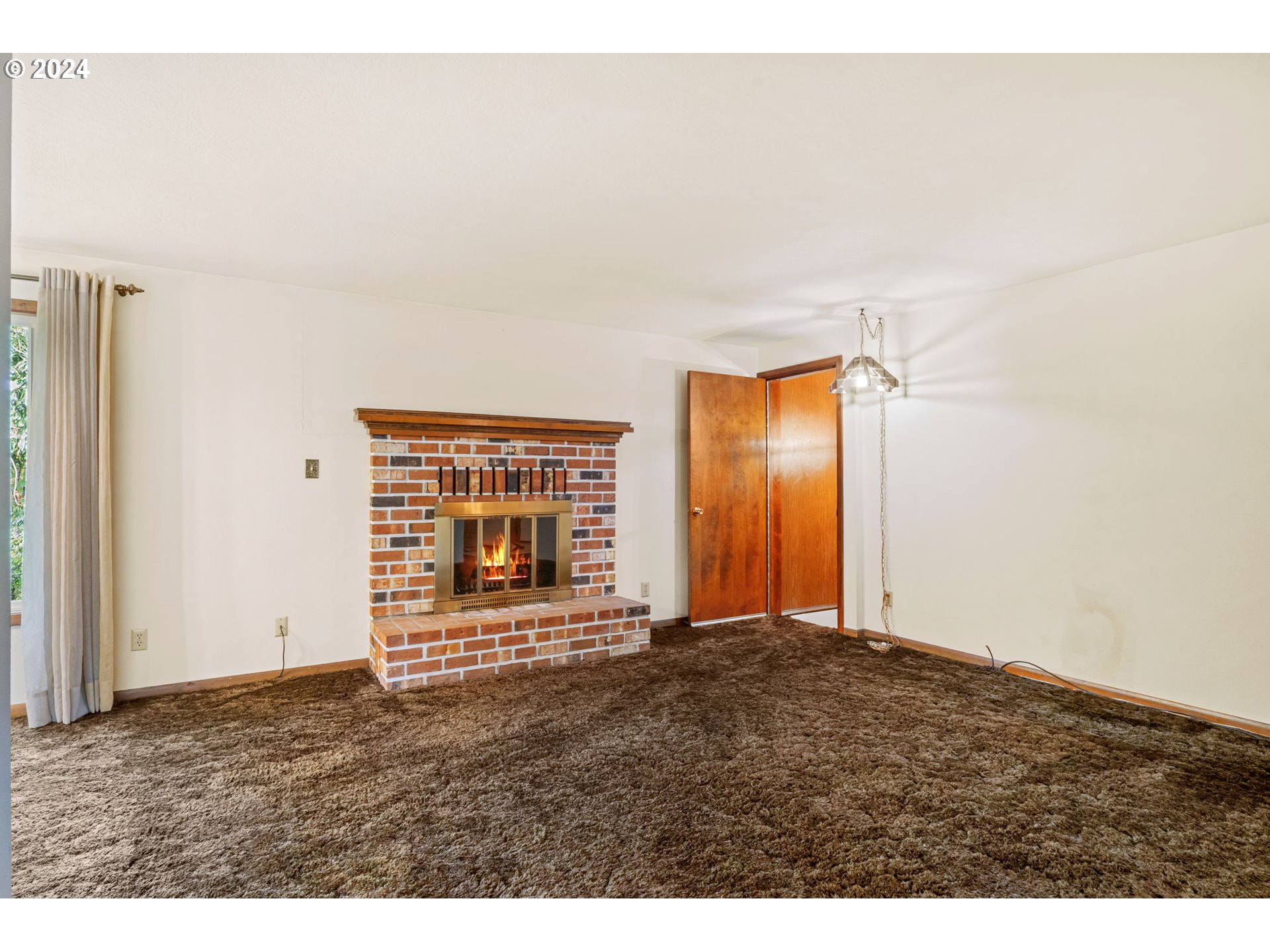 1208 Southwest Maple Street Dallas, OR 97338 - Photo 7 of 37 Gallery Image 7