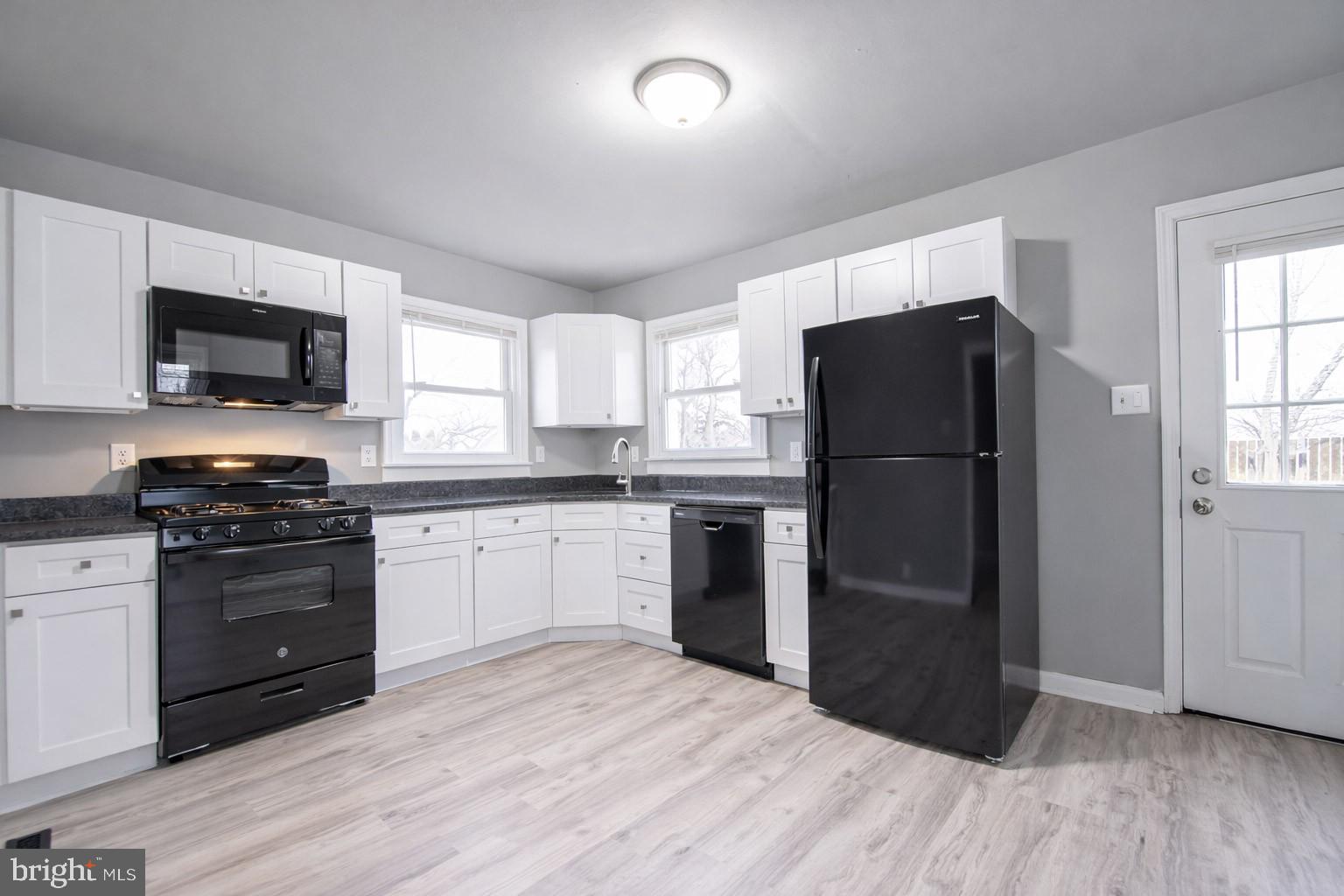 306 Progress Street Riverside, NJ 08075 - Photo 2 of 9