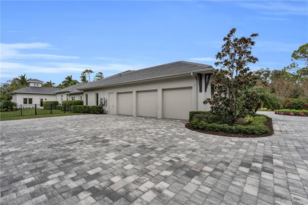 627 Hickory Road Naples, FL 34108 - Photo 34 of 36 3-Car Garage