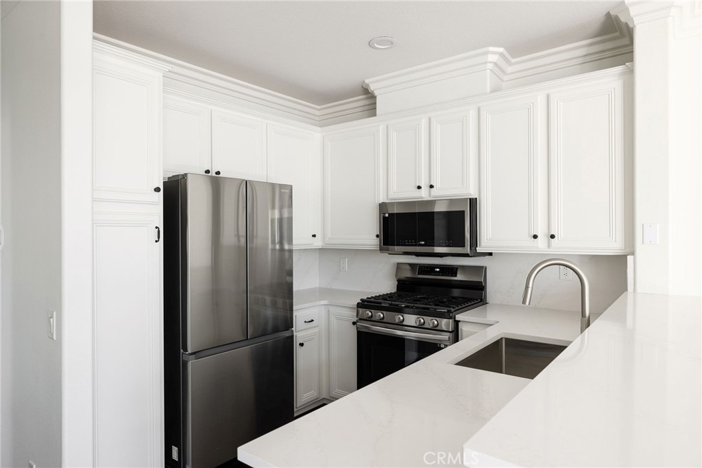 12 Rabano Rancho Santa Margarita, CA 92688 - Photo 3 of 28