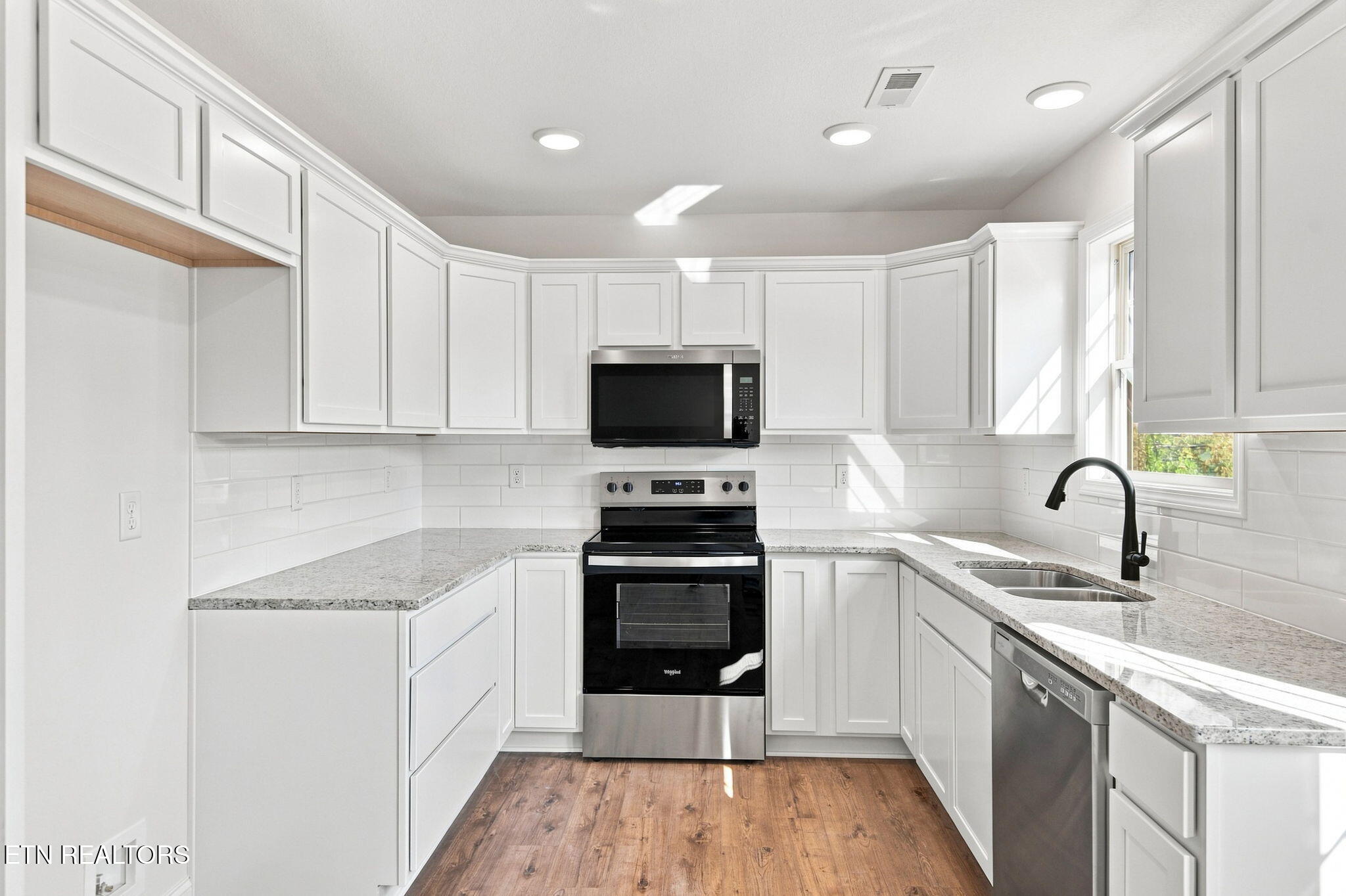 185 Brushy Valley Road Clinton, TN 37716 - Photo 15 of 29 13-web-or-mls-013_DSC_3277