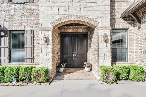 $970,000 | 67 Azure Lake Court, Katy, TX 77494