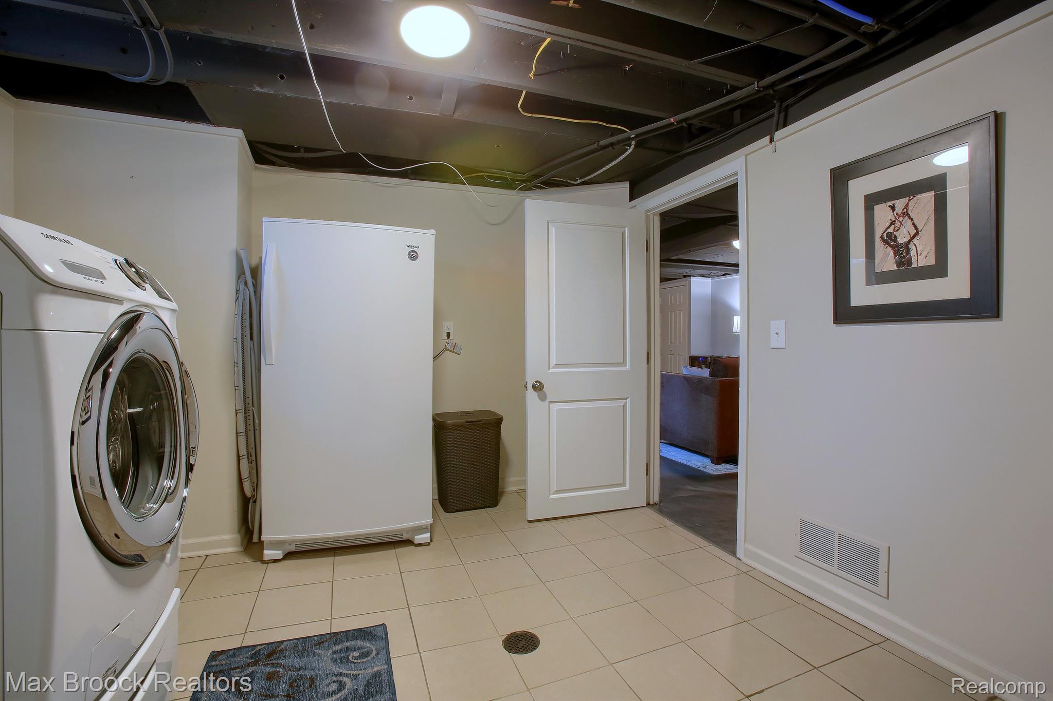 2378 Pembroke Road Birmingham, MI 48009 - Photo 30 of 35 Gallery Image 30