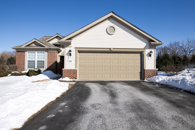 888 Ravine Court Elgin, IL 60124 - Photo 1 of 25