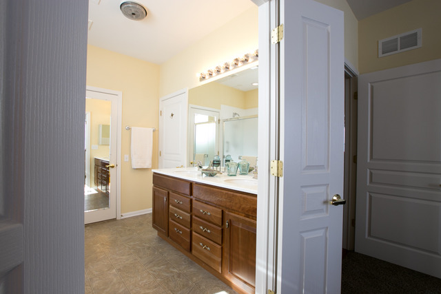 888 Ravine Court Elgin, IL 60124 - Photo 16 of 25