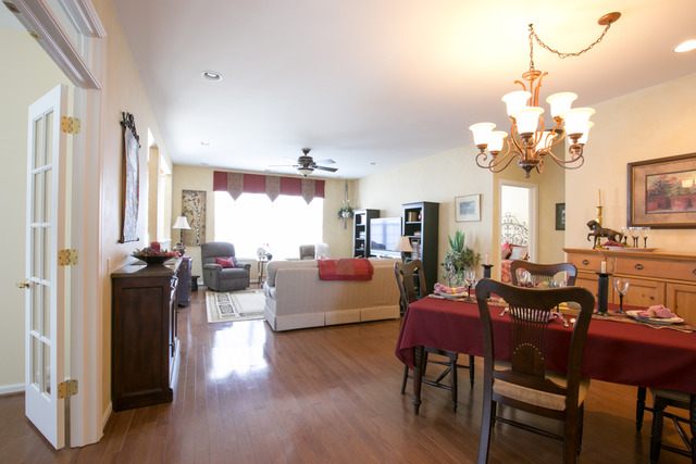 888 Ravine Court Elgin, IL 60124 - Photo 8 of 25