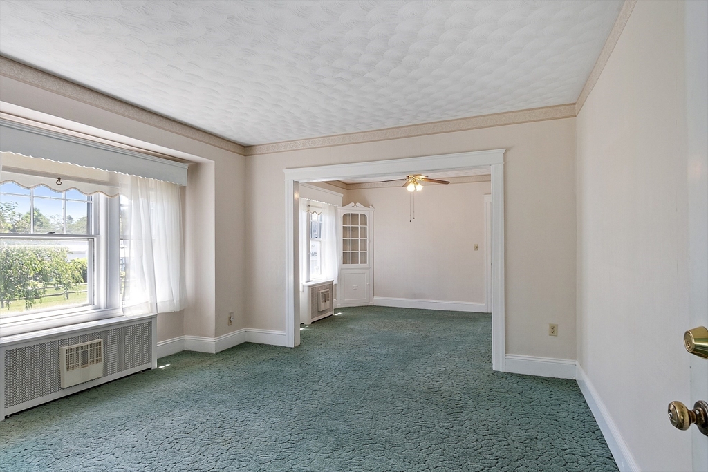 37 Rowena Street Worcester, MA 01606 - Photo 11 of 40 Gallery Image 11