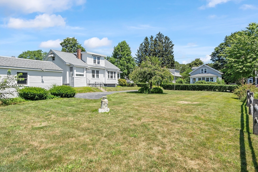 37 Rowena Street Worcester, MA 01606 - Photo 5 of 40 Gallery Image 5