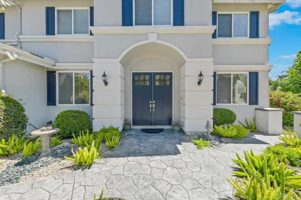 $1,349,000 | 1502 Glasgow Lane, Escondido, CA 92027