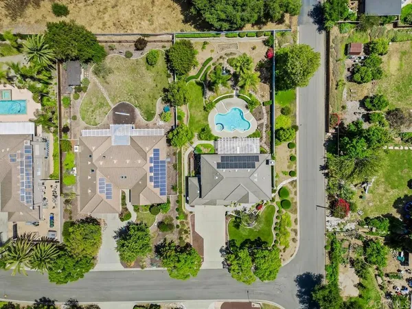 $1,349,000 | 1502 Glasgow Lane, Escondido, CA 92027