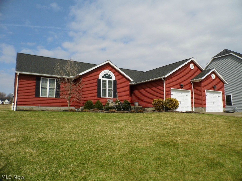 196 Ry Road Wadsworth, OH 44281 - Photo 2 of 25 196 RY RD WADSWORTH OH 44281 Ranch 4 Bedroom, 3 Full Bath, 2 Car Garage in Fawn Meadows:
Nice cul de sac lot in newer development!