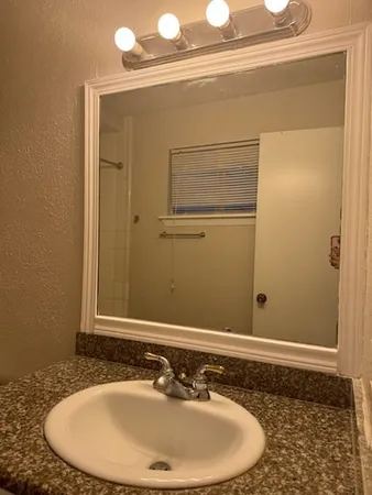 $1,400 | 9809 Richmond Avenue, Unit G12, Houston, TX 77063