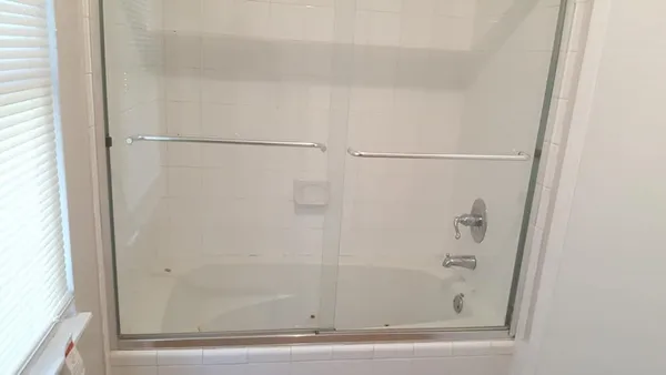 $1,400 | 9809 Richmond Avenue, Unit G12, Houston, TX 77063