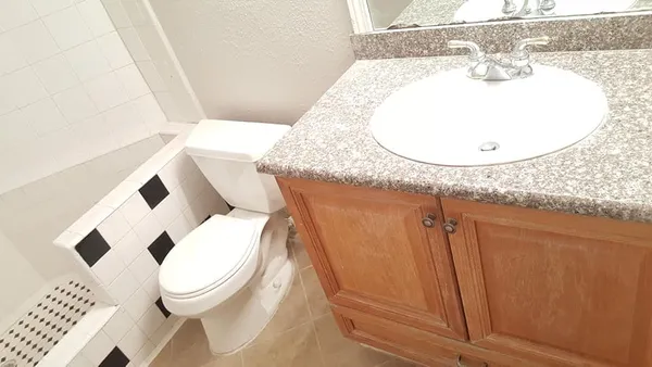 $1,400 | 9809 Richmond Avenue, Unit G12, Houston, TX 77063