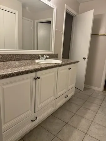 $1,400 | 9809 Richmond Avenue, Unit G12, Houston, TX 77063