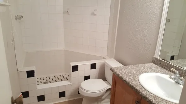 $1,400 | 9809 Richmond Avenue, Unit G12, Houston, TX 77063