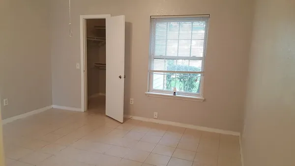 $1,400 | 9809 Richmond Avenue, Unit G12, Houston, TX 77063