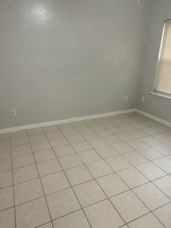 $1,400 | 9809 Richmond Avenue, Unit G12, Houston, TX 77063