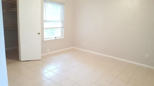 $1,400 | 9809 Richmond Avenue, Unit G12, Houston, TX 77063