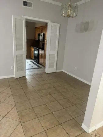 $1,400 | 9809 Richmond Avenue, Unit G12, Houston, TX 77063