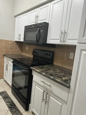 $1,400 | 9809 Richmond Avenue, Unit G12, Houston, TX 77063