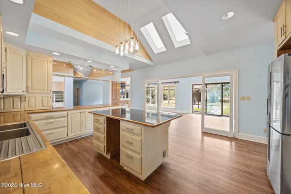 $838,750 | 2875 Drake Mallard Drive, Grimesland, NC 27837