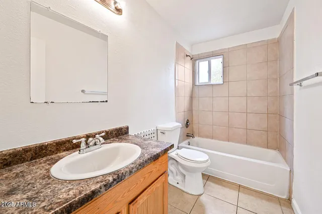 $900 | 1908 East Broadway Road, Unit 3, Phoenix, AZ 85040