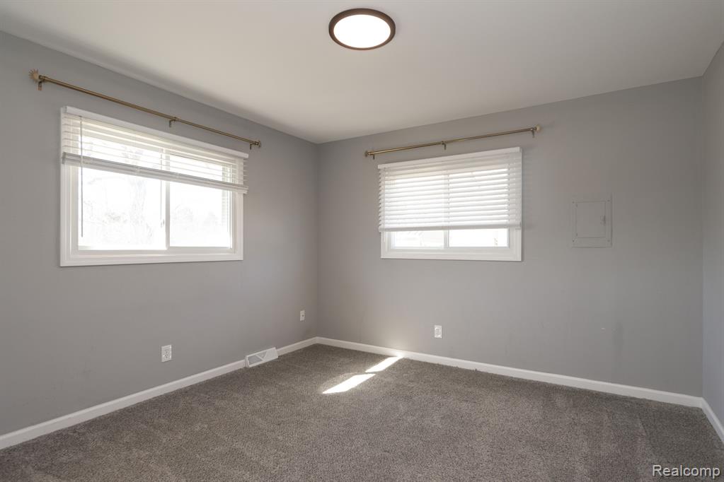 2372 Gibson Road Grand Blanc, MI 48439 - Photo 8 of 14