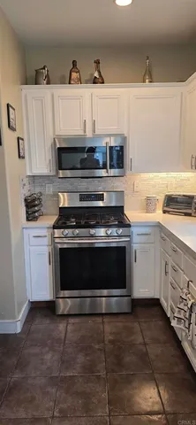 $799,000 | 454 Ashbourne Gn, Escondido, CA 92027