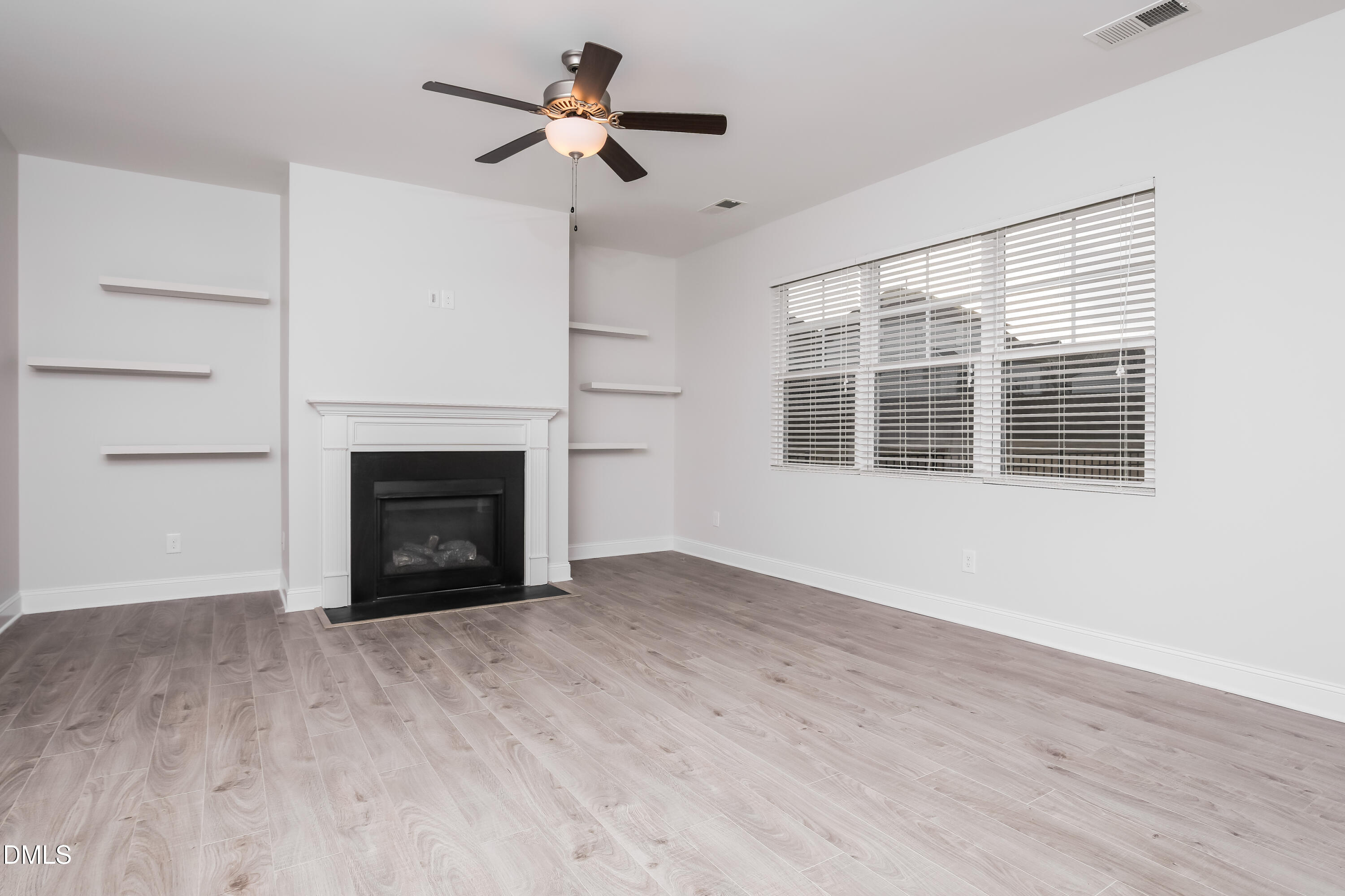 175 Cherry Bark Loop Clayton, NC 27527 - Photo 2 of 20 Living Room-15033683