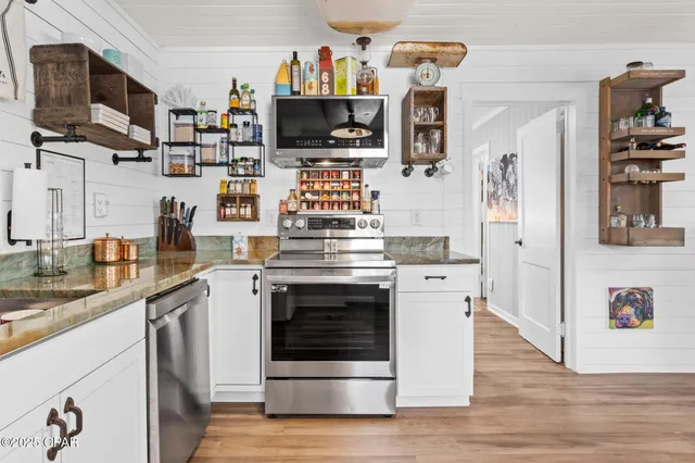 $367,000 | 605 Wisteria Street, Panama City Beach, FL 32407