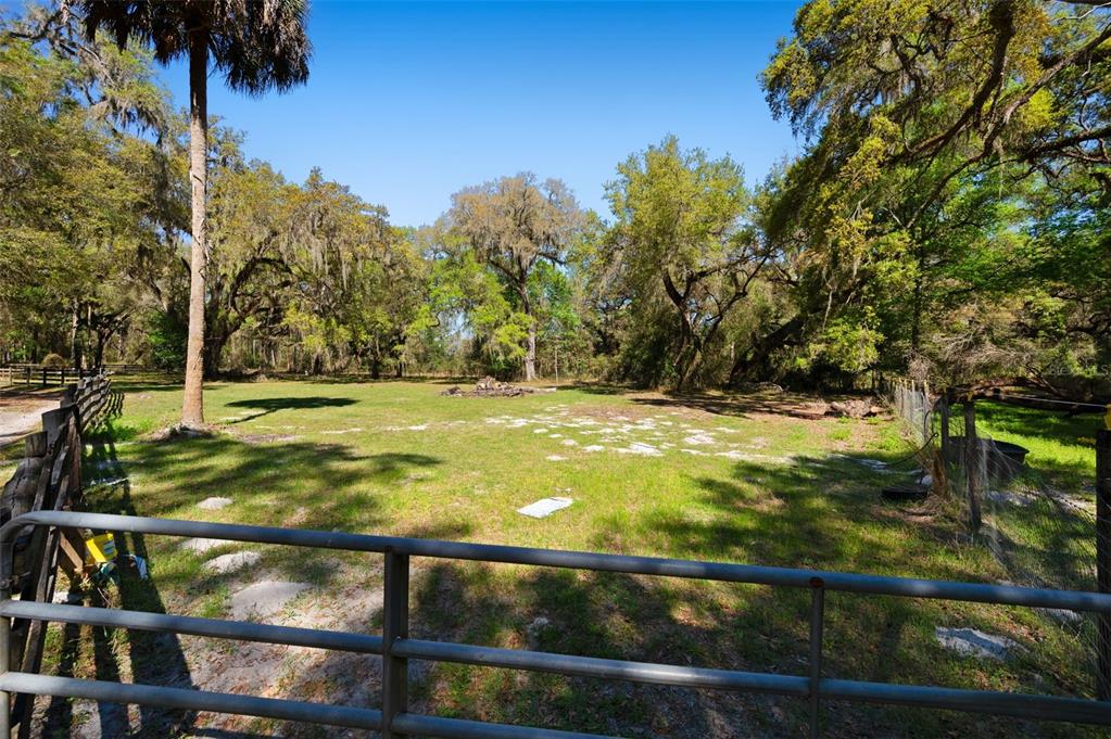 15311 Southwest 107th Street Archer, FL 32618 - Photo 4 of 58