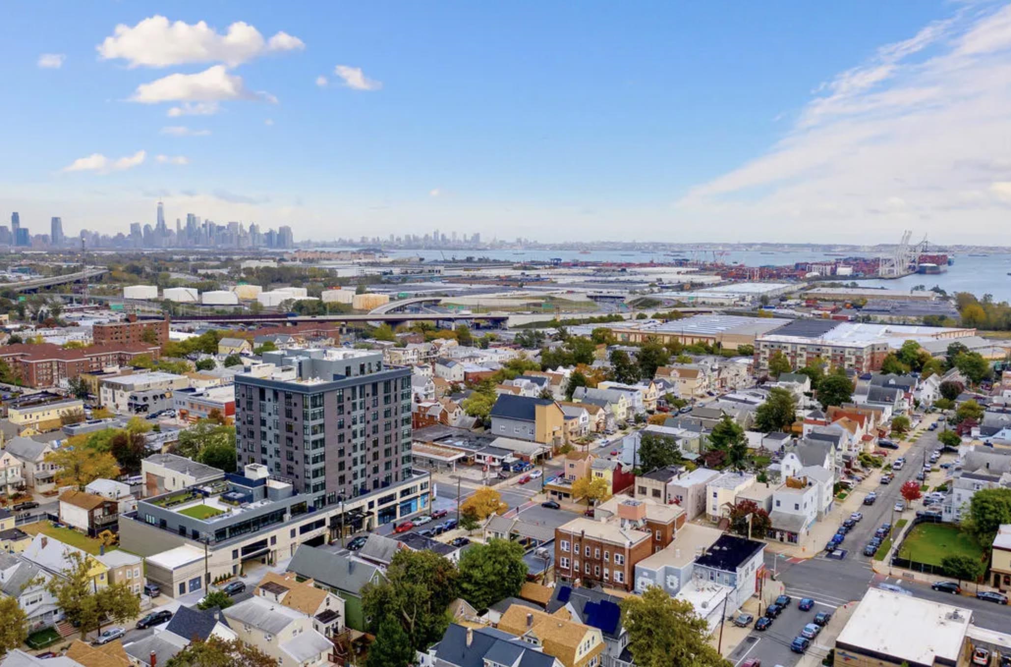 957 Broadway, Unit 904 Bayonne, NJ 07002 - Photo 29 of 38