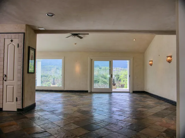 $1,100,000 | 974 Lekeona Loop, Wailuku, HI 96793