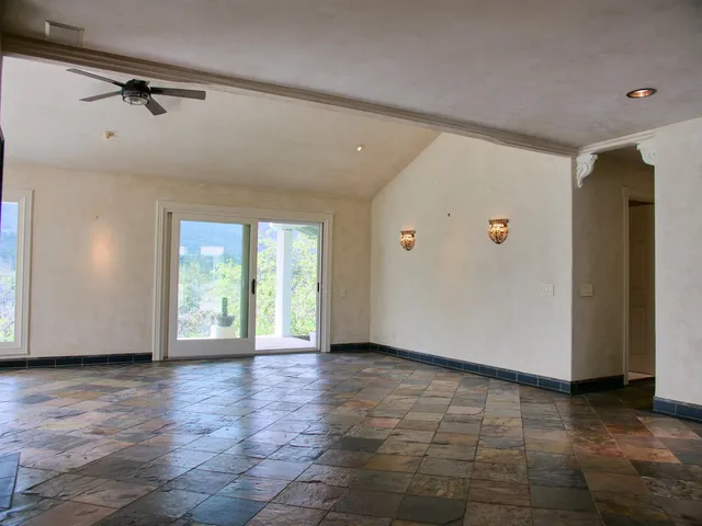 $1,100,000 | 974 Lekeona Loop, Wailuku, HI 96793