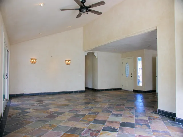 $1,100,000 | 974 Lekeona Loop, Wailuku, HI 96793