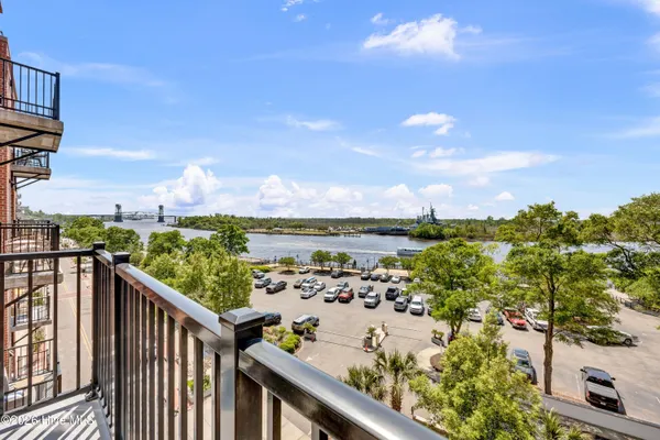 $437,500 | 10 Grace Street, Unit 504, Wilmington, NC 28401