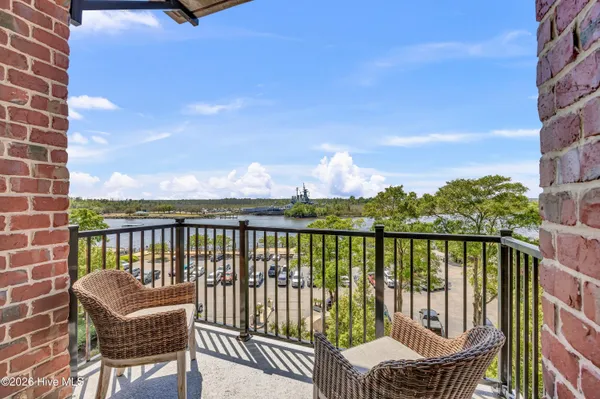 $437,500 | 10 Grace Street, Unit 504, Wilmington, NC 28401
